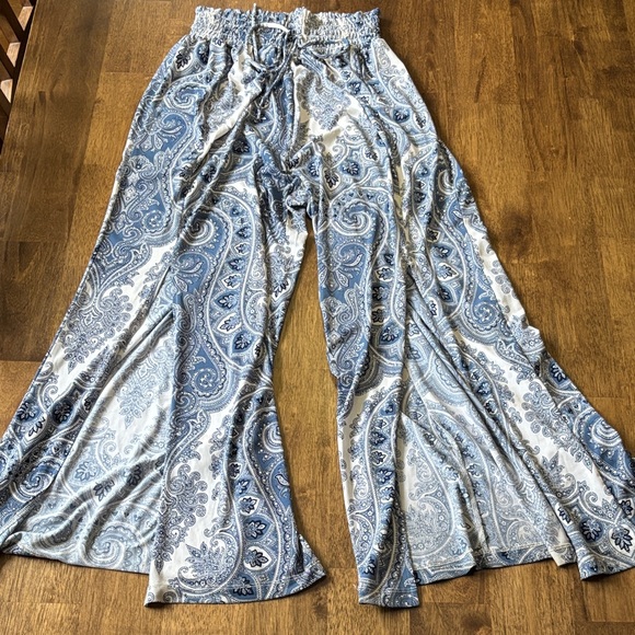 Andthewhy Pants - Elegant Blue Paisley Wide Split Leg Pants